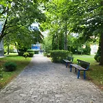 с 2 спални в Apartament *