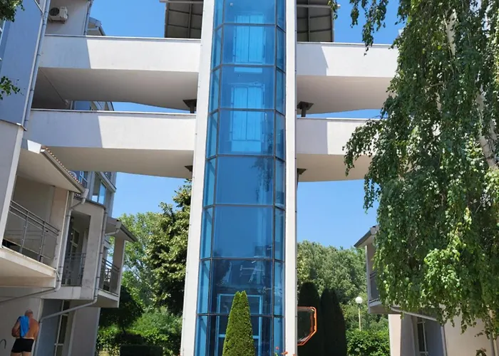 Apartmán с 2 спални в *